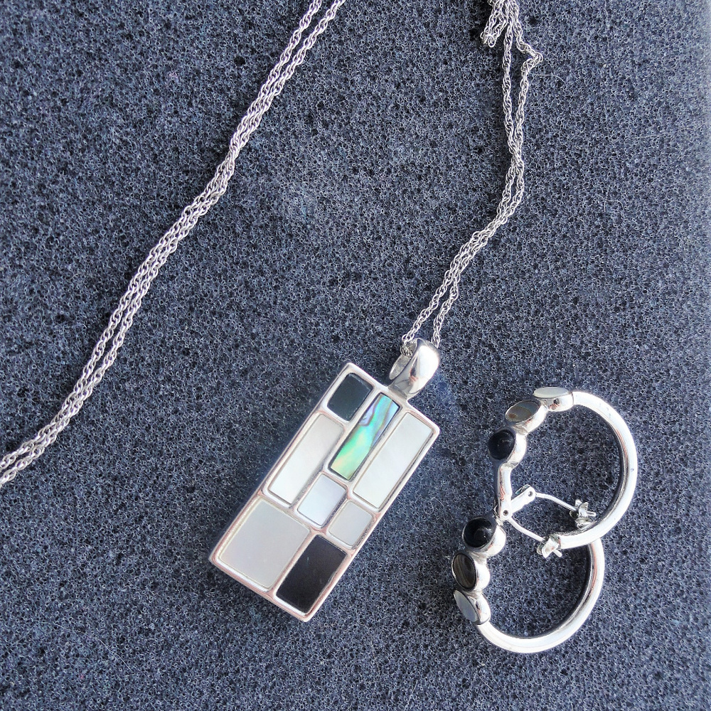 *~Earring & Necklace Set~*